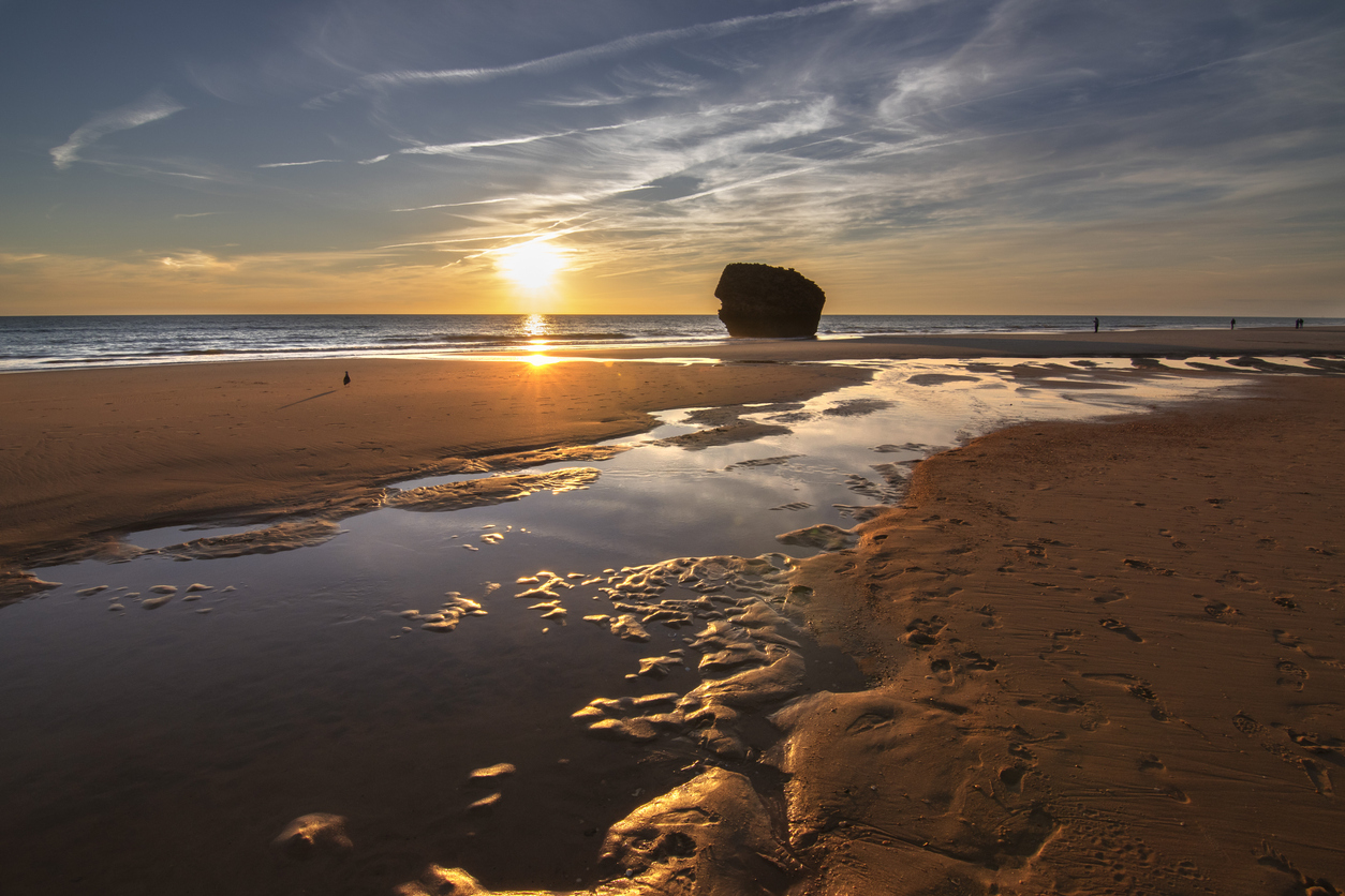 Atardecer en la playa de Matalascañas, Huelva (© Istockphoto)