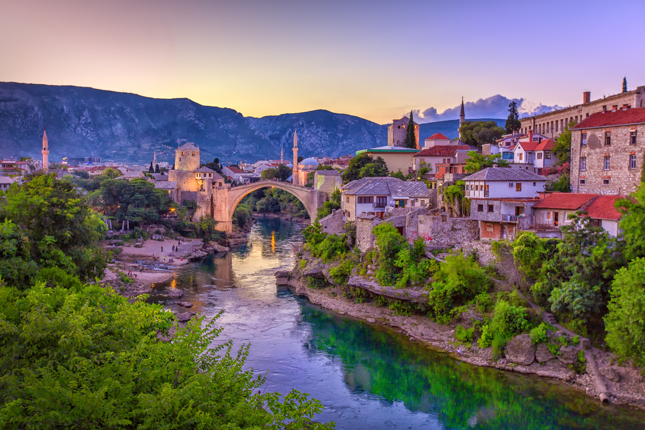 Mostar y su famoso puente, Bosnia y Herzegovina